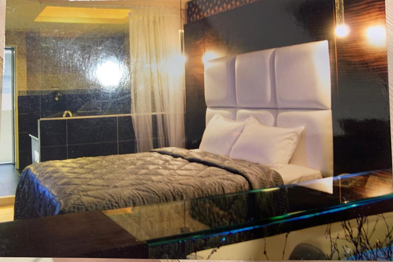גאושיונג Alexander Motel מראה חיצוני תמונה