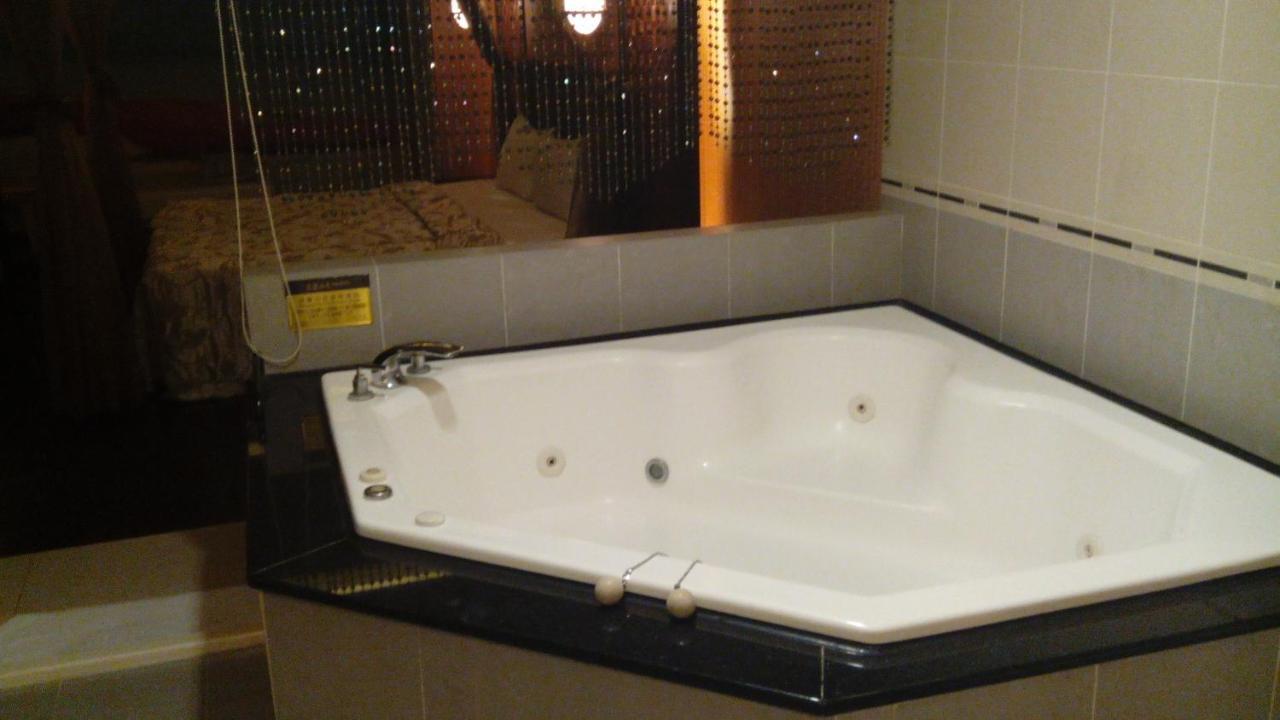 גאושיונג Alexander Motel מראה חיצוני תמונה