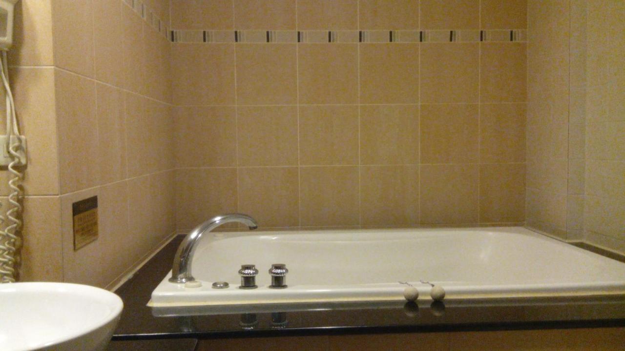 גאושיונג Alexander Motel מראה חיצוני תמונה